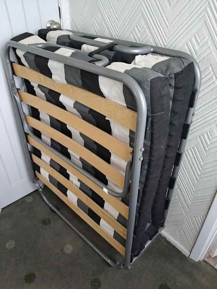 Photo of free Foldable single bed (Bennetts End HP3) #1