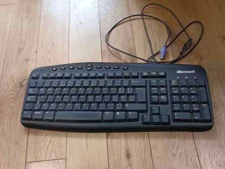 Photo of free Microsoft keyboard (Cainscross GL5) #1