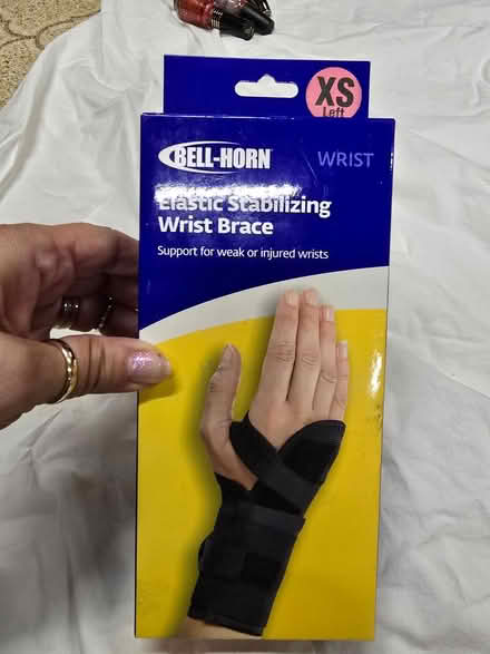 Photo of free New hand/wrist brace (Woodridge) #2