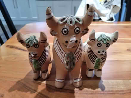 Photo of free Peruvian ceramic Pucara bulls (Harlington, LU5) #1