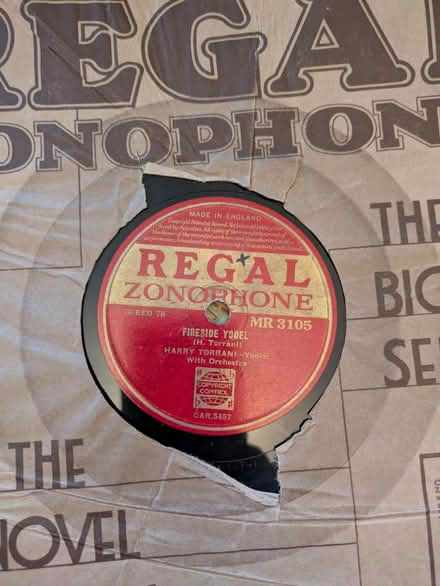 Photo of free Vinyl Records Collection - 78s (Runcorn WA7) #3