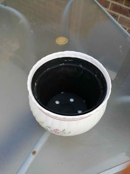 Photo of free Plant pot, ceramic (Leybourne, w/m ,ME19) #4