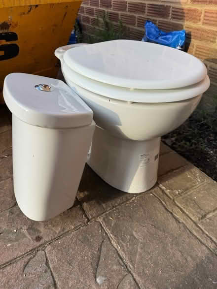 Photo of free Wickes portland close coupledtoilet (BR2) #1