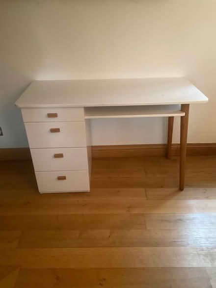 Photo of free White wood desk (Toot Baldon, Oxfordshire) #1