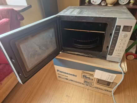 Photo of free Combination Microwave (Part Working, please read) (Foots Cray DA14) #1