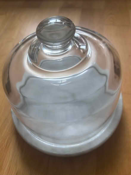 Photo of free Cole & Mason Marble Clear Dome Cheese Board 19cm diameter (Surbiton KT1) #4