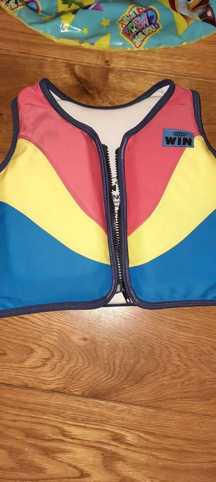Photo of free Kids float jacket (Knighton LD7) #1