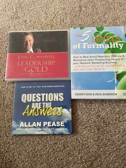 Photo of free 3 CDs on Management Networking (Longbarn WA2) #1