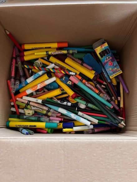 Photo of free Pencils, crayons, felt pens, etc.. (Chalfont St Peter SL9) #1