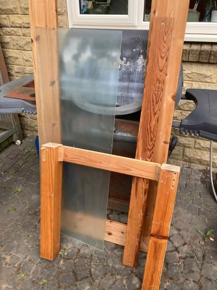 Photo of free Kitchen table and dining chairs (Morley LS27) #2
