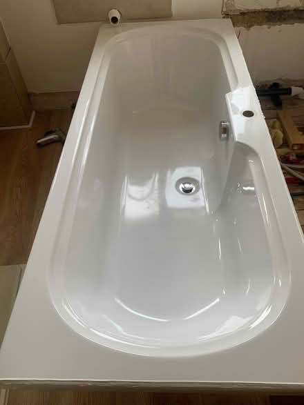Photo of free Bath (North Tonbridge TN10) #1