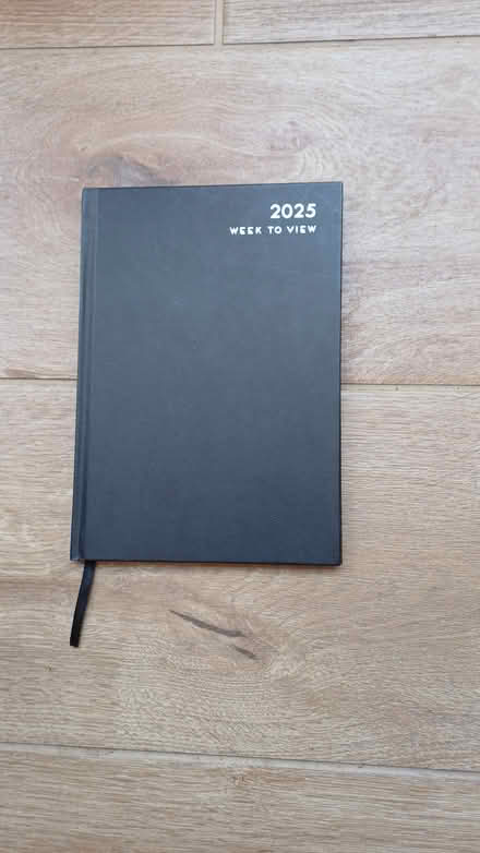 Photo of free 2025 week to view diary (surbiton KT6) #2