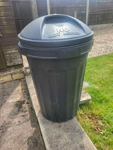 Photo of free Plastic dustbin (Mansfield Ng18) #2