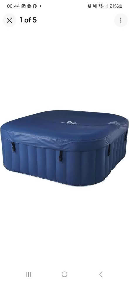 Photo of Garden Lanterns And Inflatable Hot Tub (CT9) #2