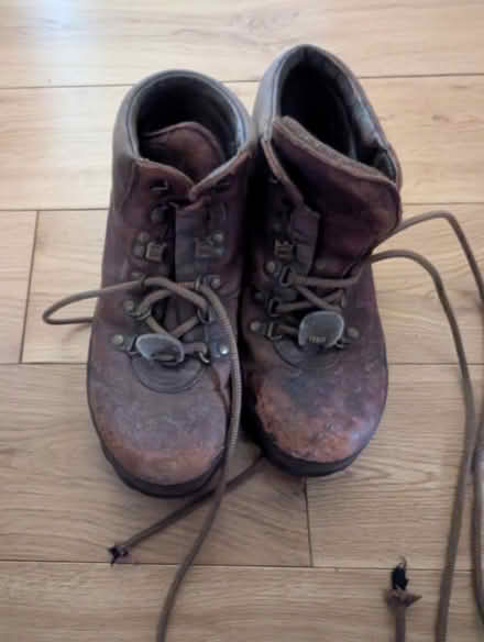 Photo of free Walking boots (Grange EH9) #1