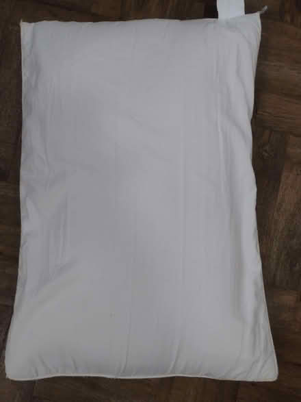 Photo of free Foam pillow (Pokesdown BH5) #1
