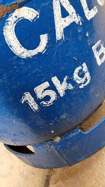 Photo of free Mostly full 15kg Butane cylinder (Tring) #3
