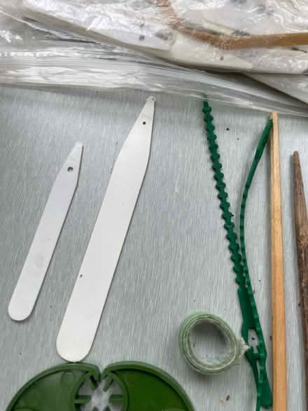 Photo of free Gardening bits (OX4 3) #2