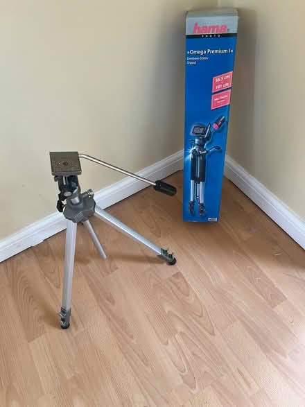Photo of free camera tripod (Garvestone NR9) #1