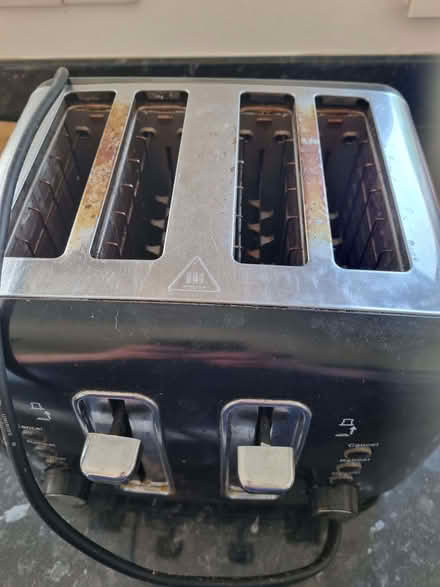 Photo of free Toaster (Fleetwood FY7) #1