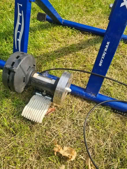Photo of free Tacx cycle trainer (hop SE23) #2