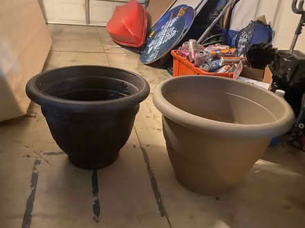 Photo of free Large planter pots (Northwest Livonia) #1