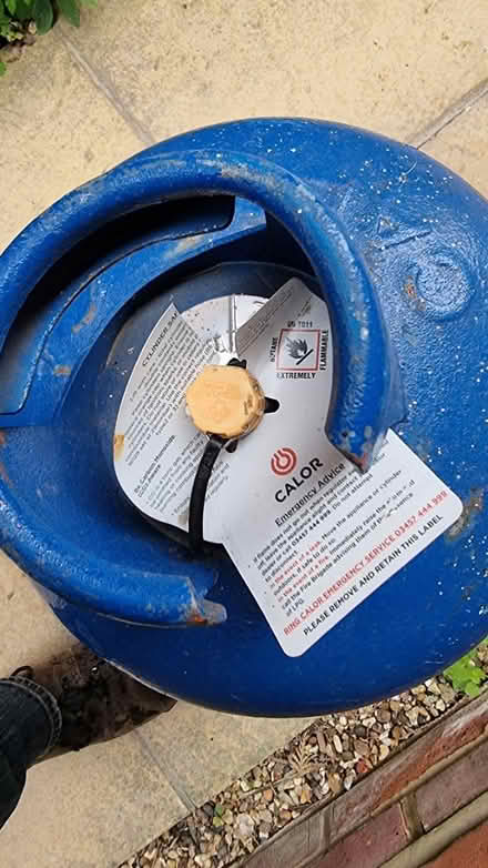 Photo of free Mostly full 15kg Butane cylinder (Tring) #2