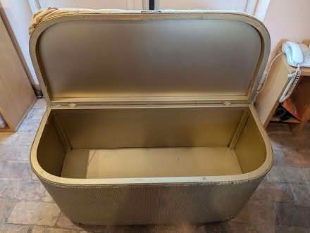 Photo of free Ottoman (Wern SY10) #1