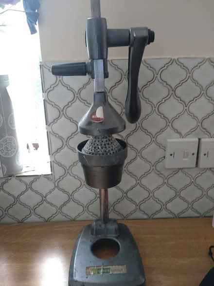 Photo of free Juicer. Aluminium/ stainless steel (Mill Hill/ Barnet NW7 4HS) #2