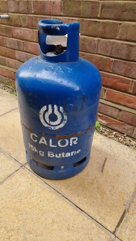 Photo of free Mostly full 15kg Butane cylinder (Tring) #1