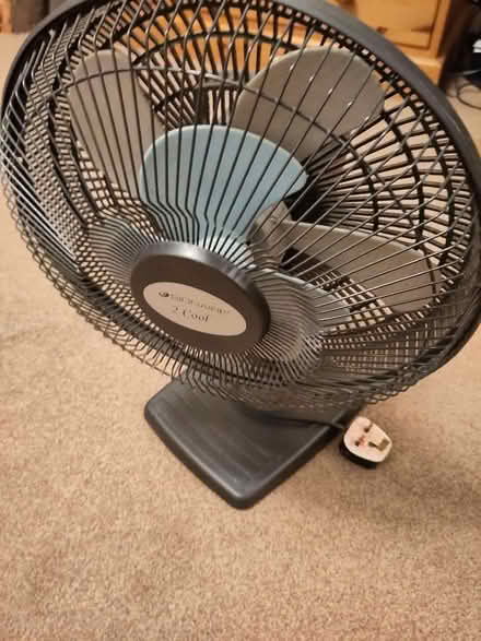 Photo of free Large desk fan (Maiden Erlegh Nature Reserve RG6) #1