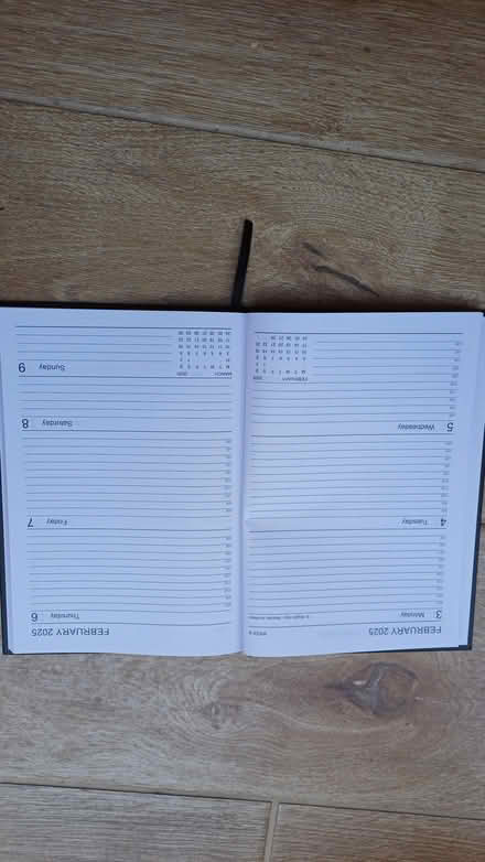 Photo of free 2025 week to view diary (surbiton KT6) #1