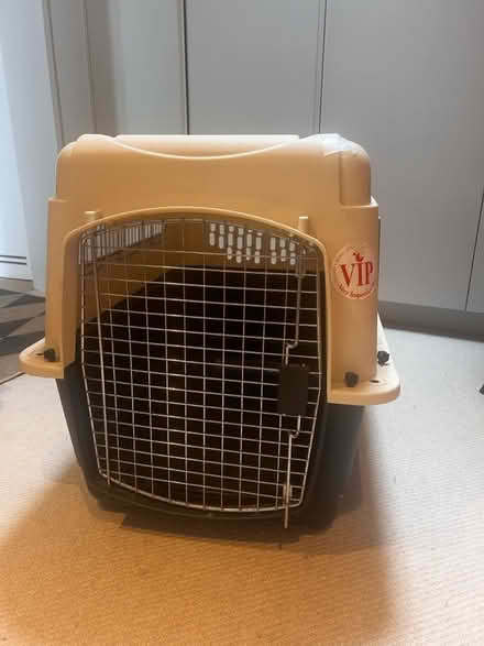 Photo of free Animal (medium dog) crate (Primrose Hill) #2