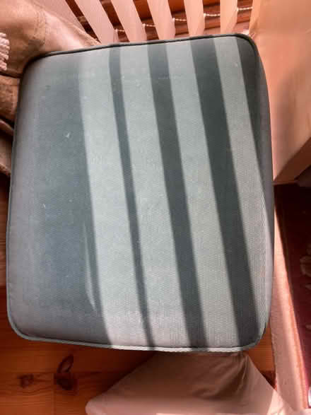Photo of free Pouffe - BS30 (BS30) #2