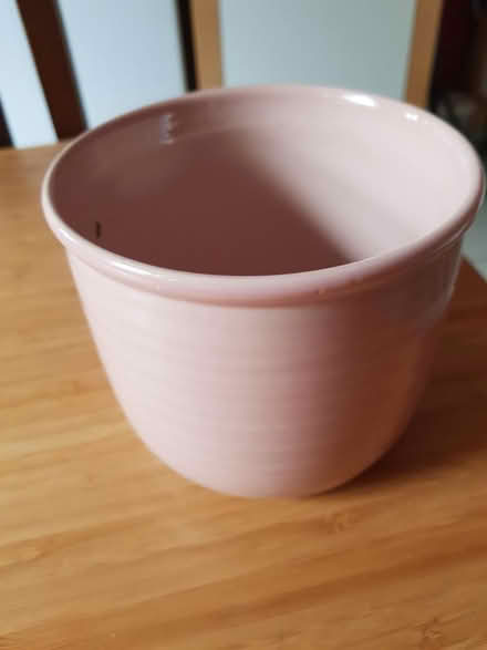 Photo of free Small pink planter (Sheffield 2) #1