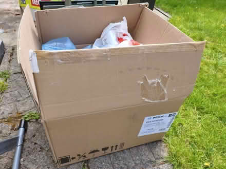 Photo of free Box of air bags and bubble wrap (Jerrymoor Hill Finch RG40) #2