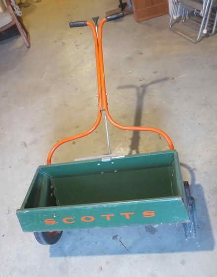 Photo of free Scotts Fertilizer Spreader (Hallowell) #1