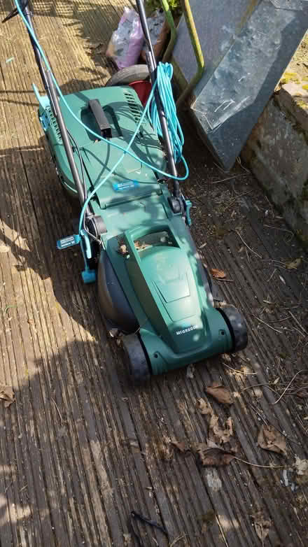 Photo of free Lawn mower (not working/repairable) (Old Deer AB42) #1