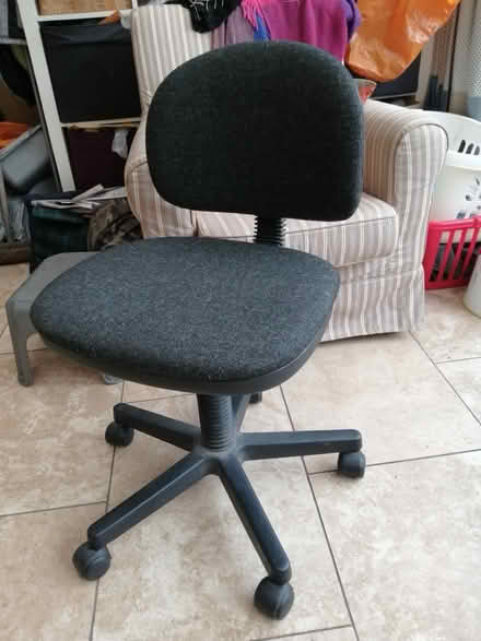 Photo of free Office chair , poss doesn't move up/down (St Just TR19) #1