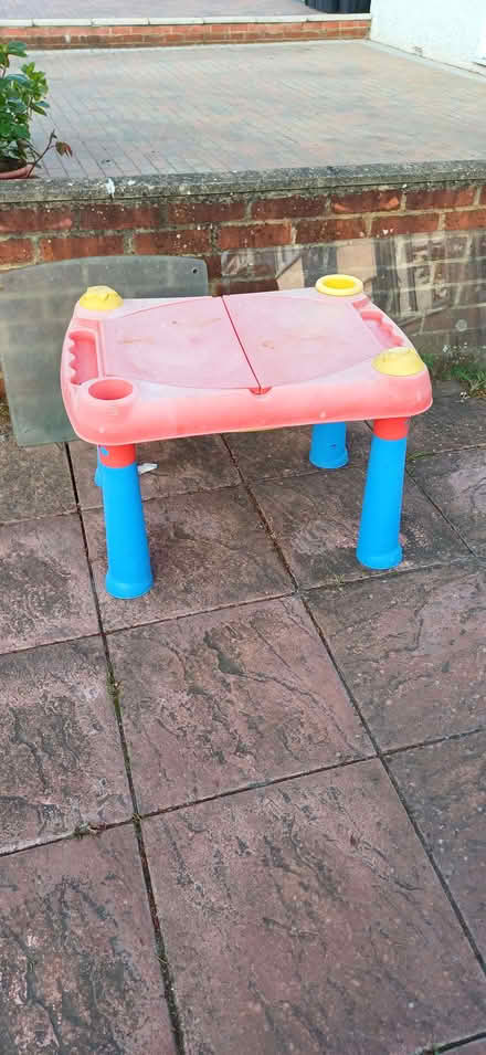 Photo of free Sand table (Thornton Heath CR7) #1
