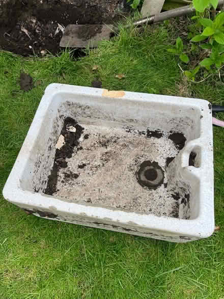 Photo of free Belfast sink (Strawberry Hill TW2) #2
