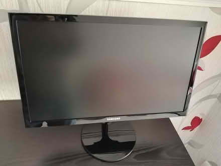 Photo of free Computer (East Hull) #1
