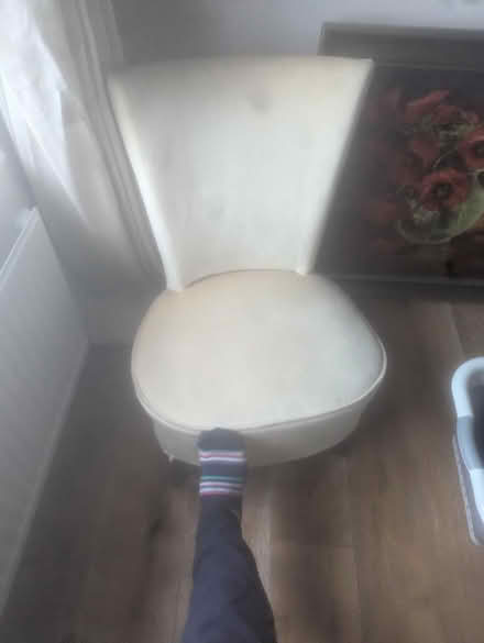 Photo of free Vintage bedroom chair (GU3) #2