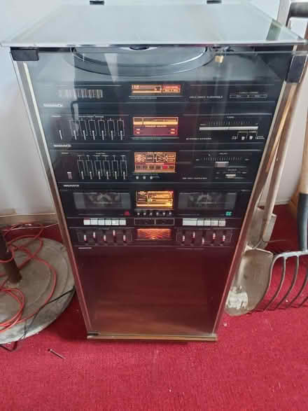 Photo of free Turn table (Newark) #1