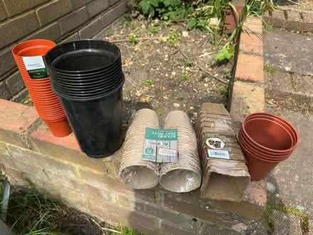 Photo of free Plant pots (Sunbury-on-Thames TW16) #1