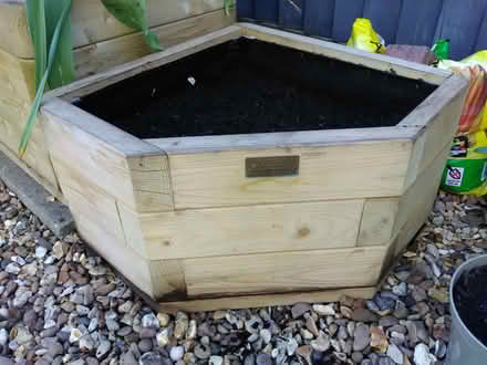 Photo of free Rowlinson Marberry Corner Garden Planter (Heacham PE31) #2