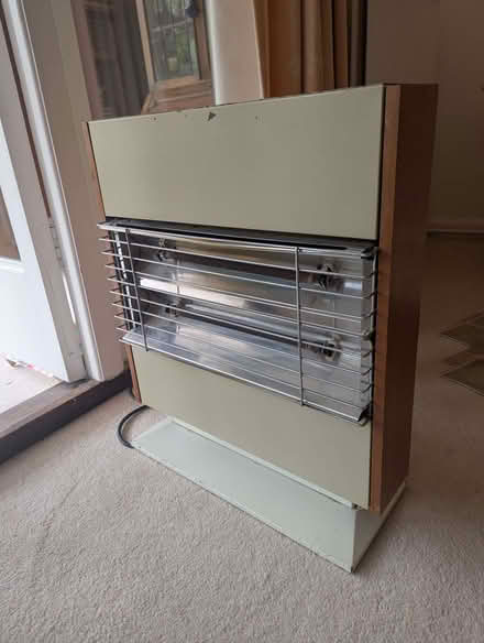 Photo of free Retro 1970s electric fire - good working order (Harlaxton NG32) #1