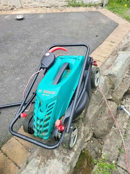 Photo of free Non working lawnmower (Moor Allerton LS17) #1