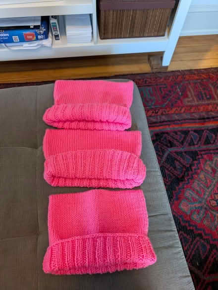 Photo of free knit hats (capitol hill) #1