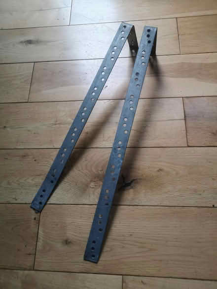 Photo of free Angle iron and brackets (Streatham SW16) #2